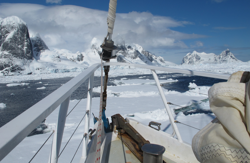 The Lemaire Channel choked with ice - Ice Axe 2010 The Lemaire Channel choked with ice - Ice Axe 2010